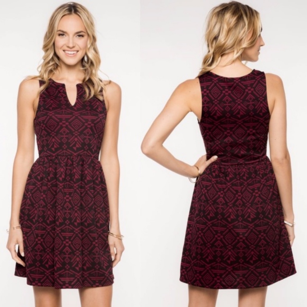 Sleeveless Dress with Notch Neck - Burgundy
